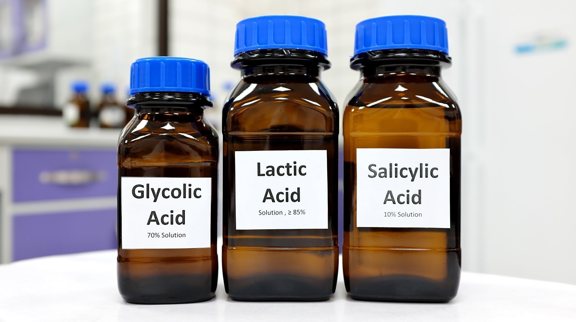 glycolic acid vs salicylic acid difference between glycolic and salicylic acid glycolic acid benefits salicylic acid benefits best acid for acne AHAs vs BHAs